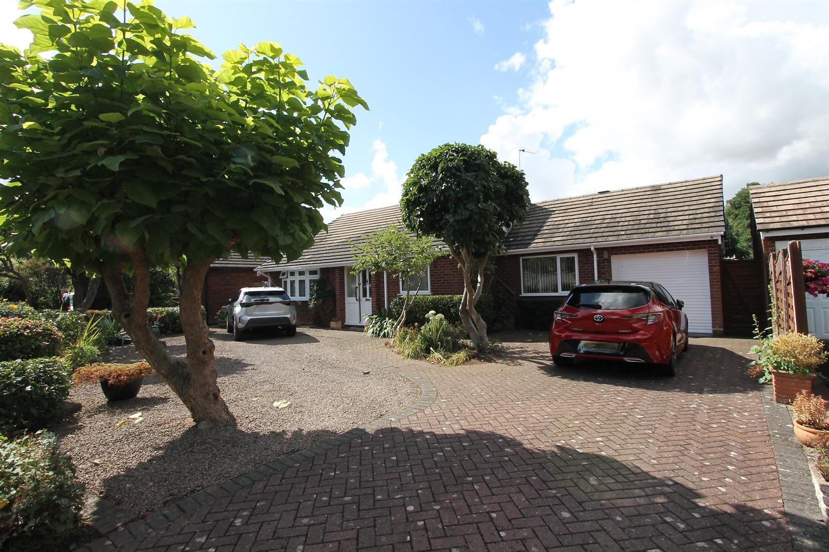 3 bed property in Mallard Avenue, Kidderminster